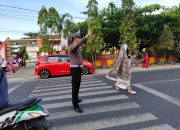 Pengaturan Lalu Lintas Pagi Hari, Bentuk Pelayanan Sat Lantas Polres Polman Terhadap Pengendara Dan Masyarakat Pengguna Jalan