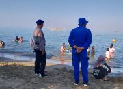 Sat Polair Polres Polman Monitoring Kegiatan Masyarakat Di Pantai Bahari