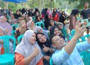 Bak Selebriti, Dirga Singkarru Incaran Kaum Emak – Emak Berswafoto