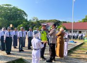 Kapolsek Polewali Pimpin Upacara Bendera Sekaligus Pengukuhan PKS Angkatan 8 SMA Negeri Polewali