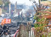 Personil Polres Polman Mendatangi TKP Kebakaran 4 Rumah di Kelurahan Madatte