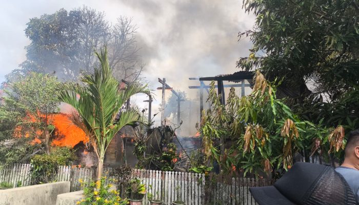 Naas, Empat Rumah Ludes Dilahap Si Jago Merah di Kelurahan Madatte