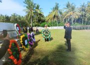 Kanit Sabhara Polsek Tinambung Hadiri Upacara dan Ziarah di Makam Korban 40.000 Jiwa