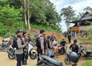 Penggerebekan Sabung Ayam oleh Personel Gabungan Opsnal Polres Polman di Desa Sambaliwali