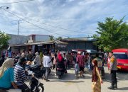 Kapolsek Tinambung Pimpin Pengamanan dan Pengaturan Lalu Lintas Jelang Lebaran Idul Fitri 1446 H di Pasar Baru Tinambung