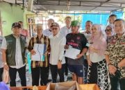 Disdukcapil Polman Cetak Ulang KK, KTP dan Akta Kelahiran Korban Kebakaran di Sidodadi, Bupati Beri Apresiasi
