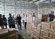 Kadis Ketahanan Pangan SulBar Kunjungi Bulog Pastikan Ketersedian Bahan Pangan Jelang Lebaran