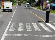 Personel Unit Lantas Polsek Wonomulyo Mendatangi TKP Kecelakaan Lalu Lintas Tabrak Lari di Desa Tumpiling