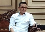 Lelaki Tidak Bercerita, Tiba-tiba ..