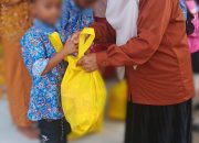 Hari Rapor di TK Dharma Pertiwi Topoyo, 10 Anak Terima Sembako Hasil Sedekah Jumat