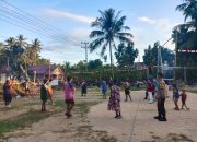 Bhabinkamtibmas Subsektor Anreapi Monitoring Pertandingan Voli Antar Dusun dalam Rangka HUT RI Ke-80