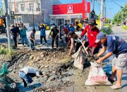 Bhabinkamtibmas Polsek Polewali Laksanakan Kerja Bhakti Bersama Pemerintah Kelurahan dan Masyarakat