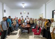 Penghargaan Atas Pengabdian: BKD Sulbar Serahkan SK Purna Bhakti kepada Kepala Dinas PMD Yakob F. Solon