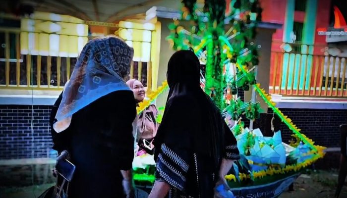 [VIDEO] Semarak Maulid Nabi di Desa Paku, Lebih dari 30 Peserta Ramaikan Lomba Merias Tirik di Mesjid Jami Nurul Muttahidin