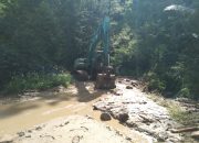 BPBD Sulbar Terima Laporan Tanah Longsor di Ruas Jalan Poros Nasional Mamasa – Tabang