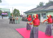 Lepas Sambut Dandim 1402/Polman, Letkol Inf Ikhwan Arifin Disambut Tarian Paddupa
