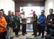 Inspektorat Sulbar Serahkan Hasil Audit PKKN kepada Aspidsus Kejati Sulbar