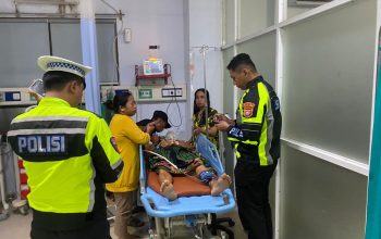 Sat Lantas Polres Polewali Mandar Tangani Laka Lantas di Binuang, Dua Pengendara Motor Terluka