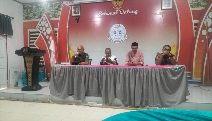 Bangun SDM Unggul dan Berkarakter, Satpol PP Sulbar Gelar Sosialisasi Operasi Tertib Pelajar di Pasangkayu dan Mamuju Tengah