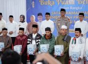 Staf Ahli PKK & Gubernur Sulbar Berbagi Sembako di Majene