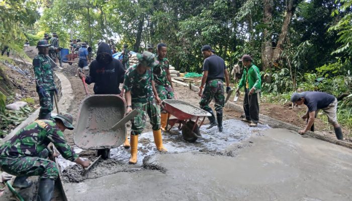 Hari ke-17 TMMD Kodim 1402/Polman, Pembangunan Rabat Beton Capai 65 Persen