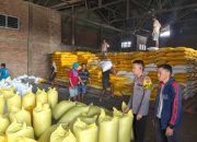 Penjualan Hasil Panen Jagung di Desa Katimbang, Kapolsek Matangnga Apresiasi Kegiatan