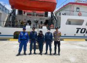 Sat Polair Bersama Bhabinkamtibmas Pantau Aktivitas Angkutan Laut di Pelabuhan Tanjung Silopo