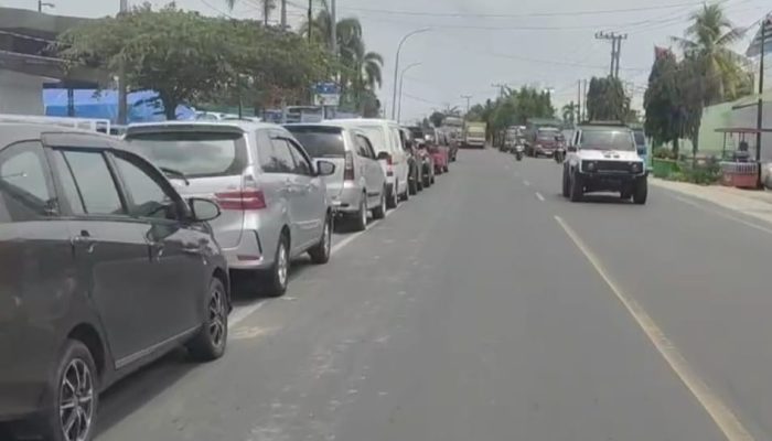 Antrean BBM Capai 500 Meter di SPBU Lantora, DPRD Polman Ingatkan Potensi Penimbunan