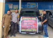 Bhabinkamtibmas Polsek Binuang dan Warga Amola Salurkan Bantuan untuk Korban Kebakaran di Galung Tuluk