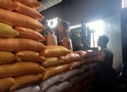 Petani di Tutar Jual Hasil Panen Jagung ke Bulog, Didampingi Bhabinkamtibmas