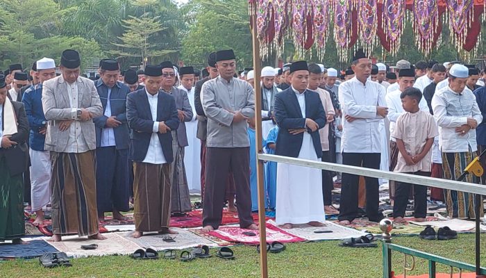Kapolres Polman Bersama Forkopimda Gelar Sholat Idul Fitri 1447 H di Lapangan Pancasila