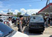 Personel Sat Samapta Polres Polman Laksanakan Pengaturan Lalu Lintas di SPBU