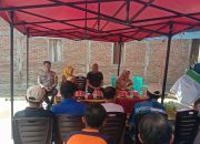 Bhabinkamtibmas Polsek Tinambung Hadiri Verifikasi Bantuan Ternak di Desa Tandassura