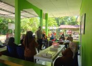 Bhabinkamtibmas Desa Ugi Baru Pantau Kegiatan Posyandu Seroja