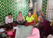 Bhabinkamtibmas Polewali Sambang Warga Penerima PKH