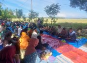 Bhabinkamtibmas Desa Nepo Hadiri Syukuran Turun Sawah, Wujud Dukungan Polri untuk Petani