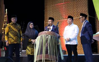Buka MTQ ke-XI, Bupati Samsul Mahmud: “MTQ Bukan Sekadar Lomba, Tapi Sarana Membumikan Al-Qur’an”