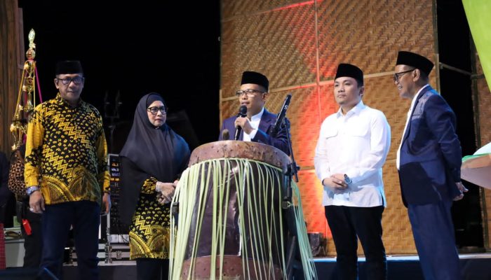 Buka MTQ ke-XI, Bupati Samsul Mahmud: “MTQ Bukan Sekadar Lomba, Tapi Sarana Membumikan Al-Qur’an”