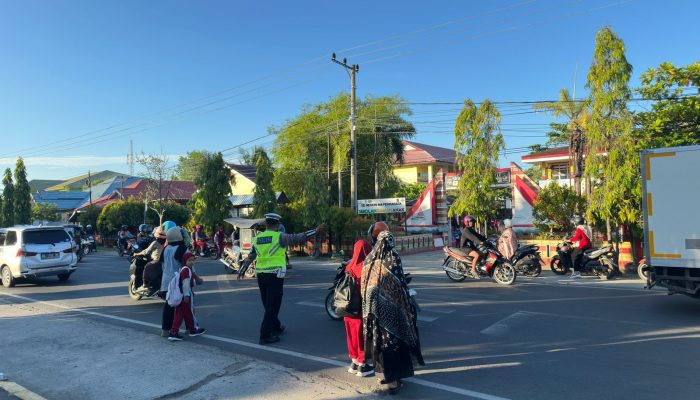 Sat Lantas Polres Polman Turun ke Jalan, Commander Wish Pagi Amankan Arus Lalin