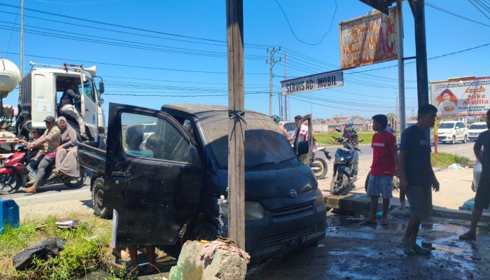 Polsek Wonomulyo Respon Cepat Kebakaran Kendaraan di Bengkel