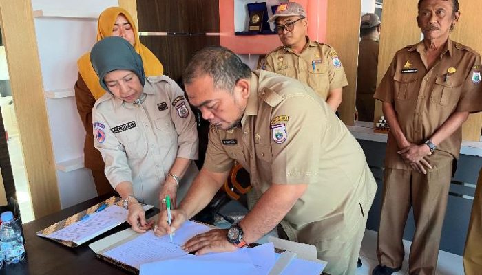 Tingkatkan Akuntabilitas Organisasi, Kalaksa BPBD Sulbar Teken Perjanjian Kinerja dengan Bidang dan Sekretariat