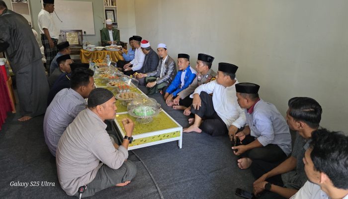 Bhabinkamtibmas Polsek Tinambung Hadiri Haul Ke-4 KH Nawawi Yahya di Desa Karama