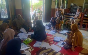 Bhabinkamtibmas Pambusuang Monitoring Kegiatan PKK Jelang Kunjungan Kabupaten