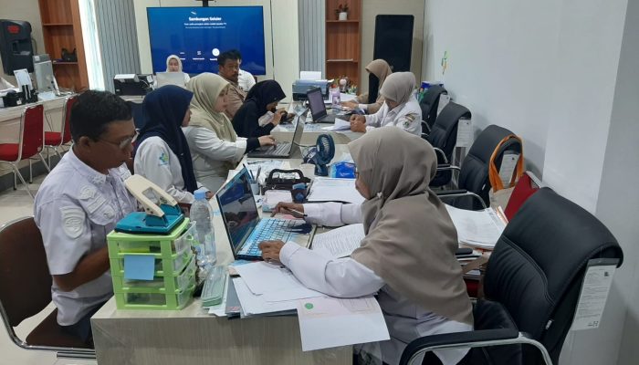 Pemkesra Sulbar Melaksanakan Pemberkasan bagi Penerima Program Beasiswa