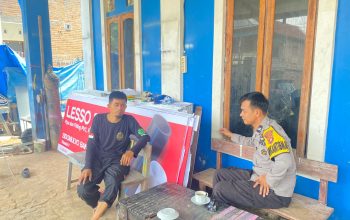 Bhabinkamtibmas Desa Ongko Sambangi Warga, Ajak Jaga Kamtibmas