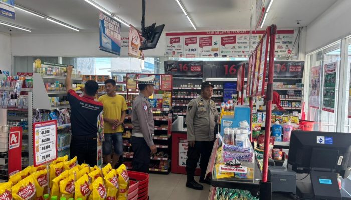 Patroli Rutin, Polsek Urban Wonomulyo Antisipasi Gangguan Kamtibmas