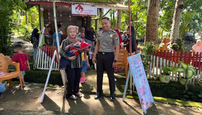 Bhabinkamtibmas Polewali Pantau Kegiatan Posyandu, Ajak Warga Rutin Periksa Balita