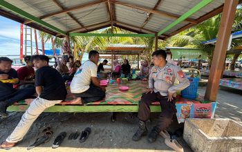 Bhabinkamtibmas Desa Lapeo Monitoring Obyek Wisata Pantai Ba’batoa