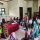 Bhabinkamtibmas  Polsek Polewali Monitoring Penyaluran Bantuan Pangan di Kelurahan Madatte