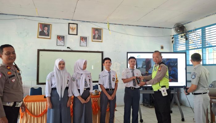 Unit Kamsel Satlantas Polres Polman Gelar Penyuluhan Tertib Berlalu Lintas di Polewali